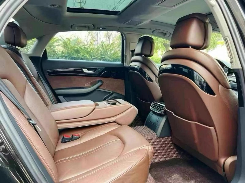 济宁16年奥迪A8L3