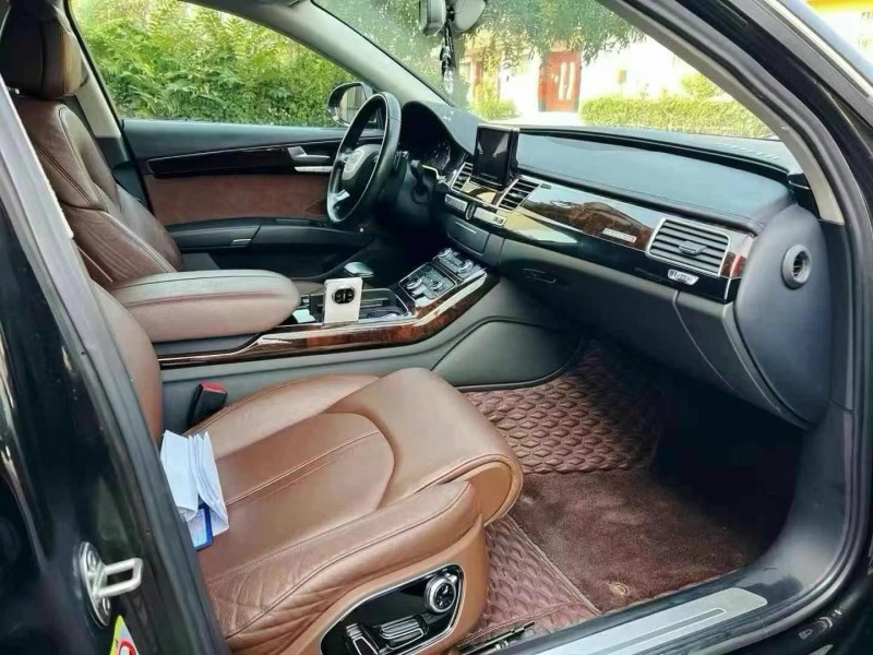 济宁16年奥迪A8L4