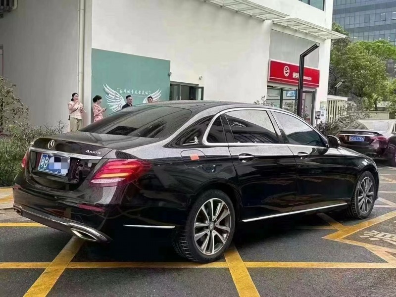 深圳17年奔驰E8