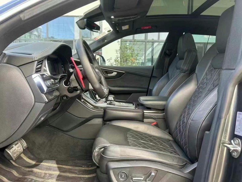 深圳20年奥迪Q89