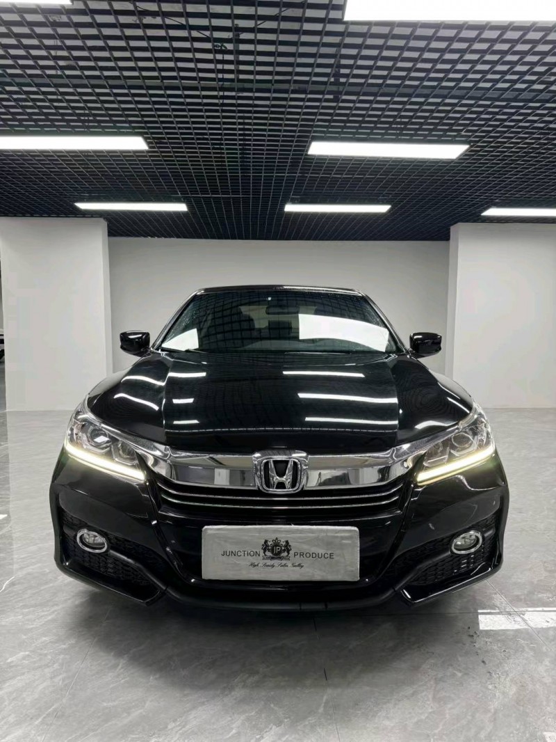 成都18年本田雅阁1