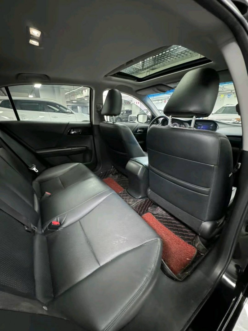 成都18年本田雅阁4