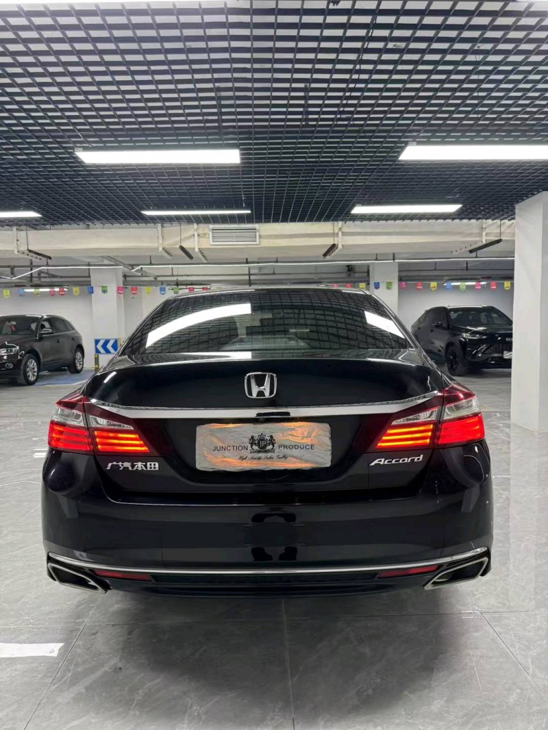 成都18年本田雅阁9