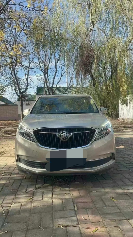 济宁17年别克GL81