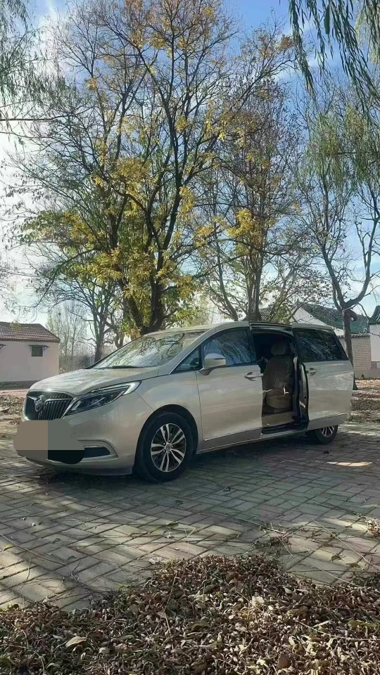 济宁17年别克GL83