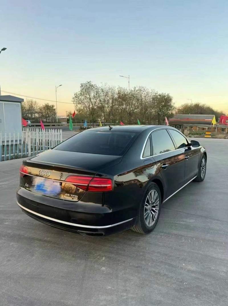 济宁14年奥迪A8L5