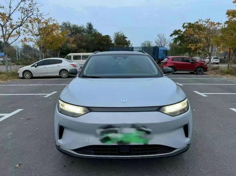 濰坊22年零跑汽車C111