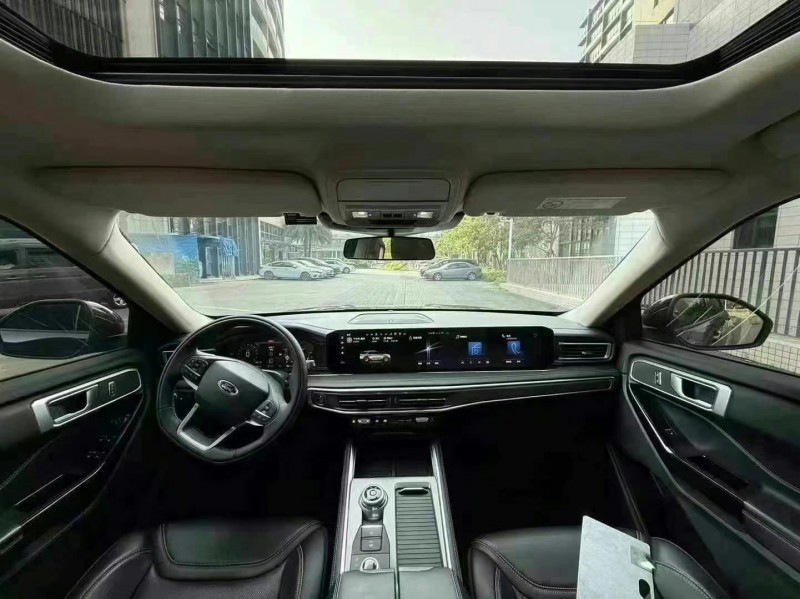 广州23年福特探险者8