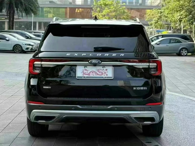 广州23年福特探险者9