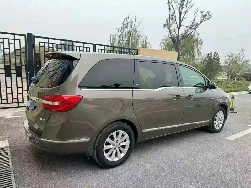 济宁15年别克GL82