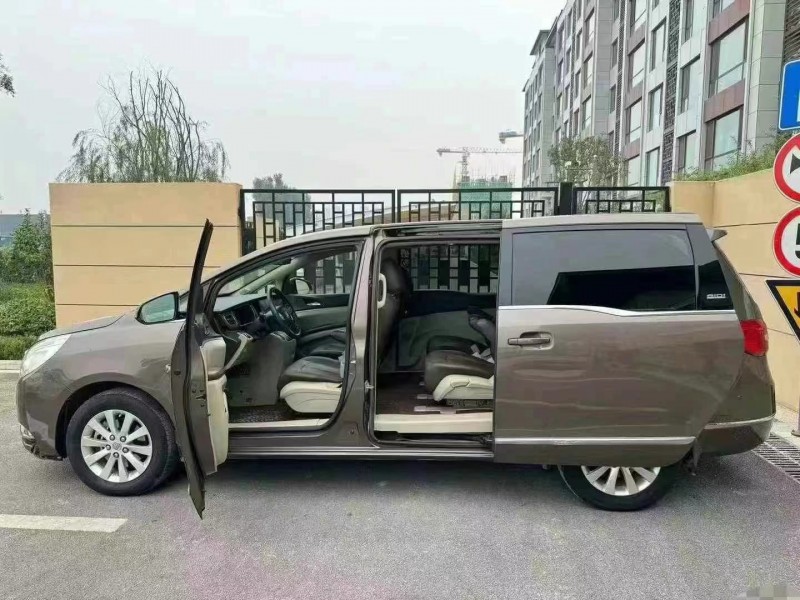 济宁15年别克GL85