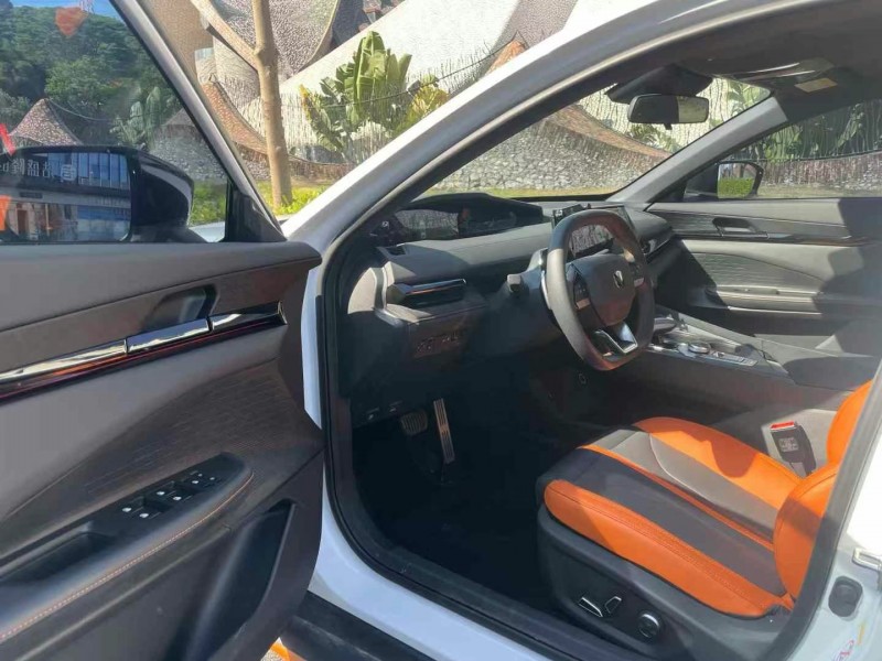 深圳24年长安汽车UNI-V4