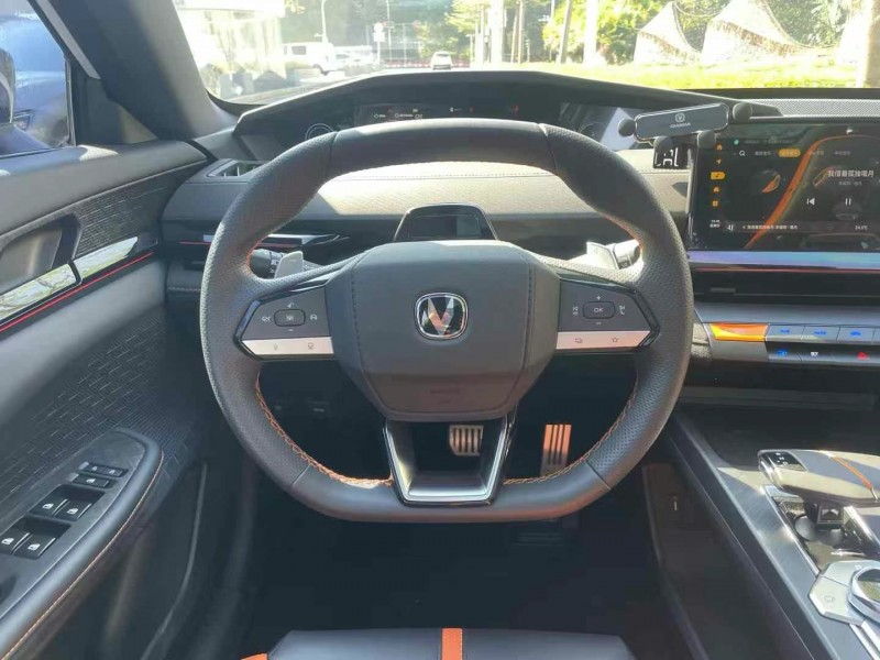 深圳24年长安汽车UNI-V6