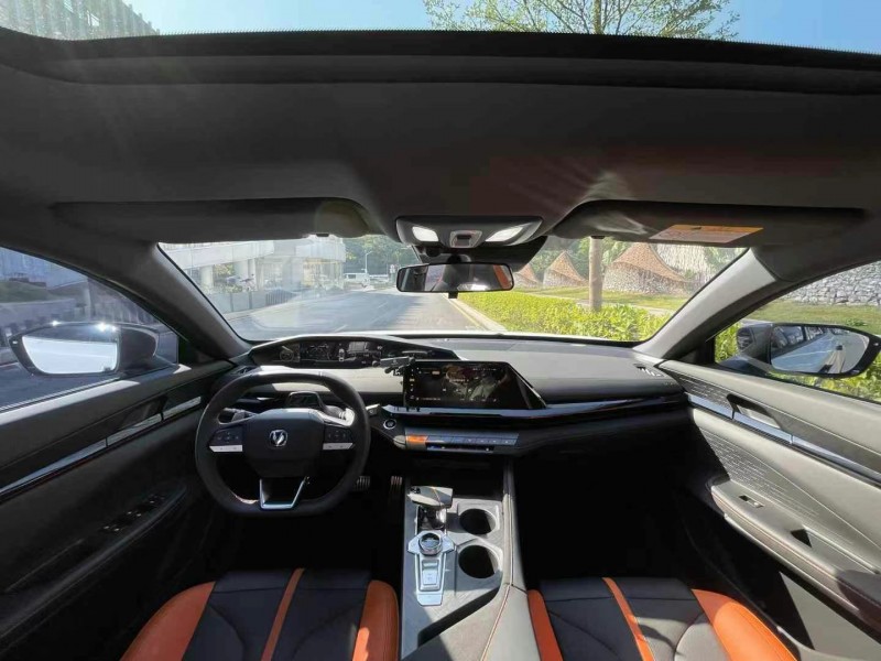 深圳24年长安汽车UNI-V8