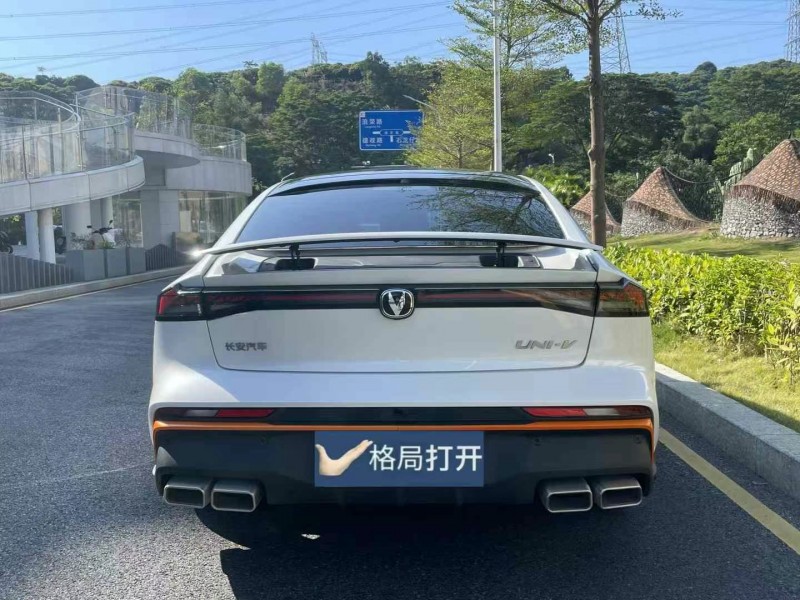 深圳24年长安汽车UNI-V9