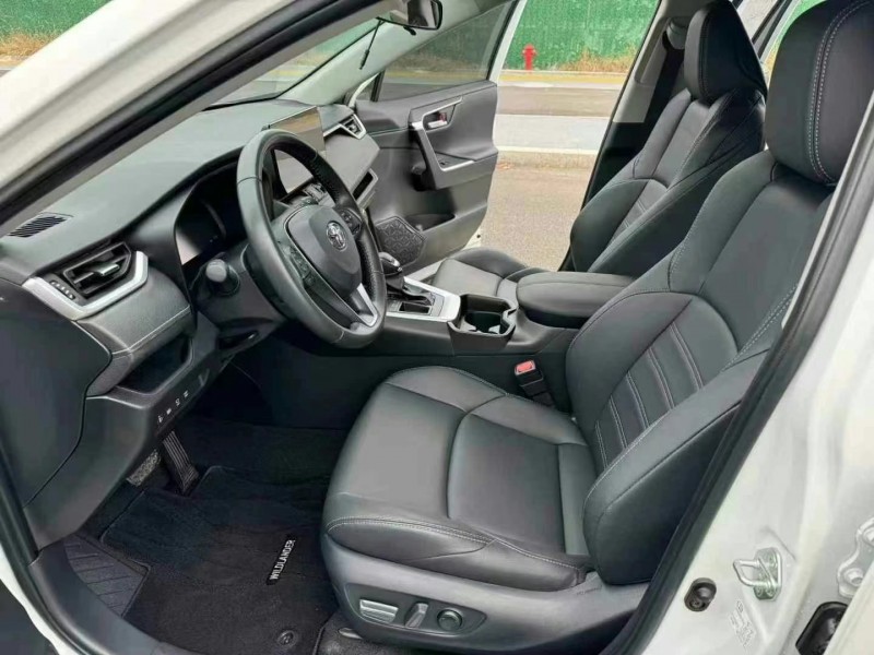 泰安23年豐田威蘭達4