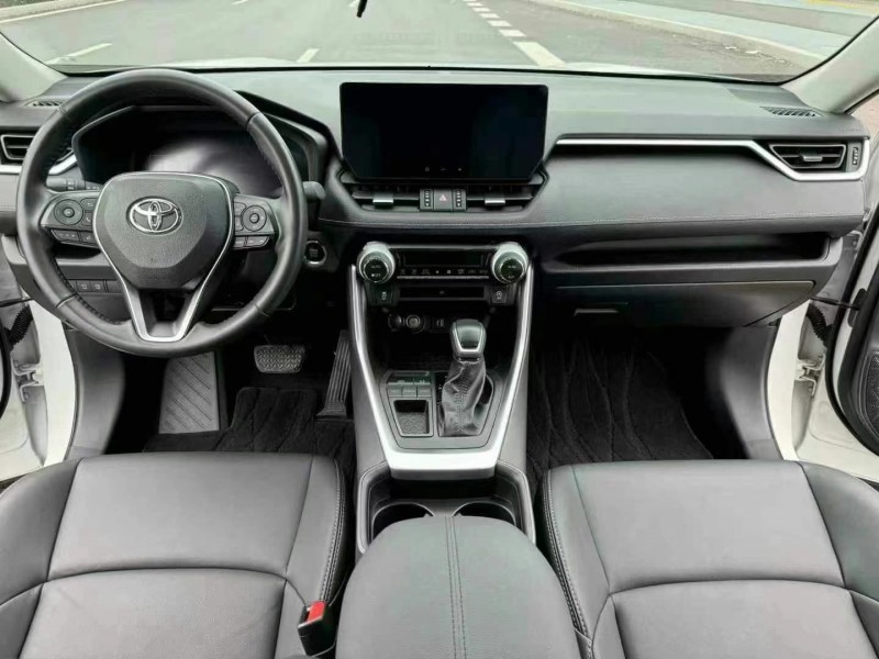 泰安23年豐田威蘭達5