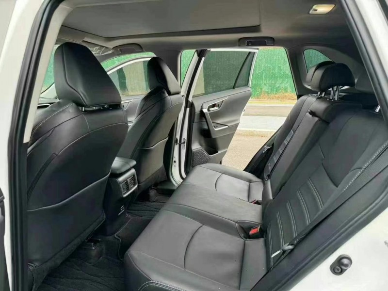 泰安23年豐田威蘭達6