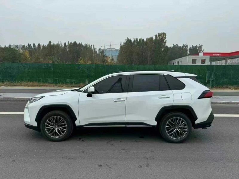 泰安23年豐田威蘭達7