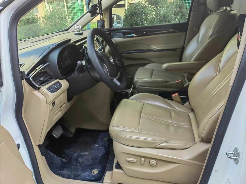 徐州17年别克GL84