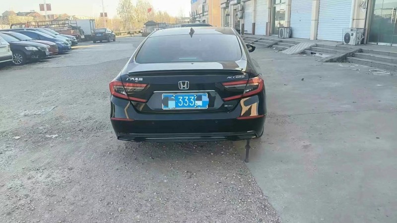 菏泽23年本田雅阁9