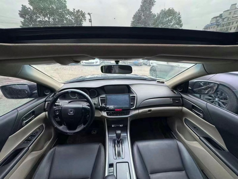 广州16年本田雅阁8