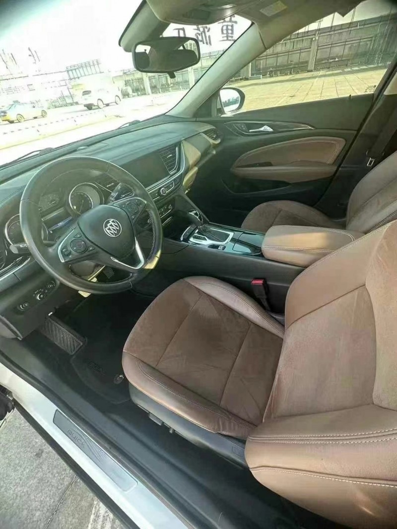 济宁19年别克君威6