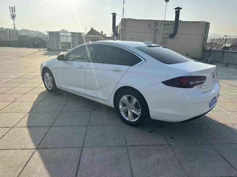 济宁19年别克君威7