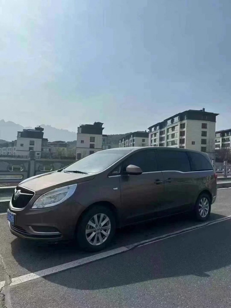 青岛19年别克GL82