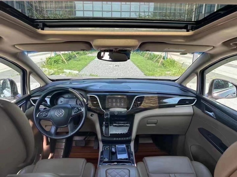 青岛18年别克GL84