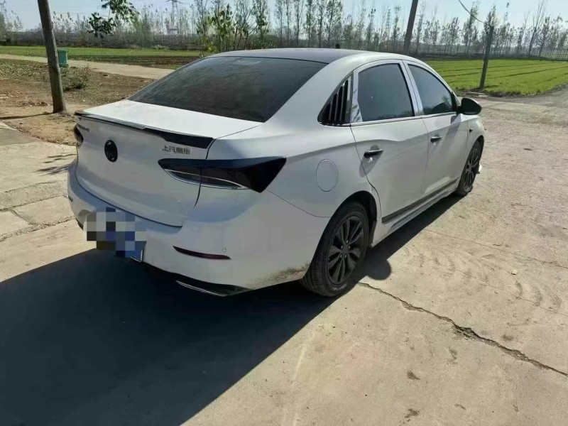 青岛22年别克英朗2