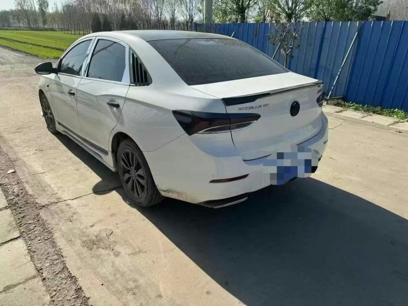 青岛22年别克英朗3