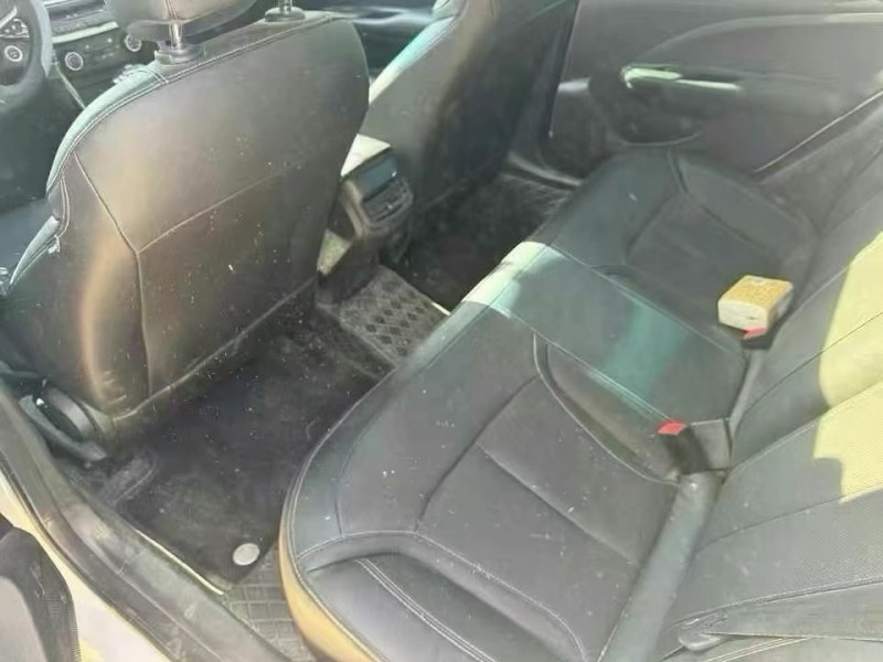 青岛22年别克英朗4