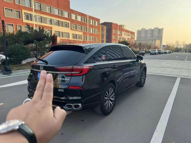 济宁22年本田冠道3