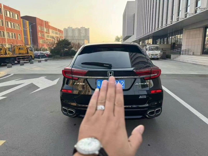 济宁22年本田冠道4