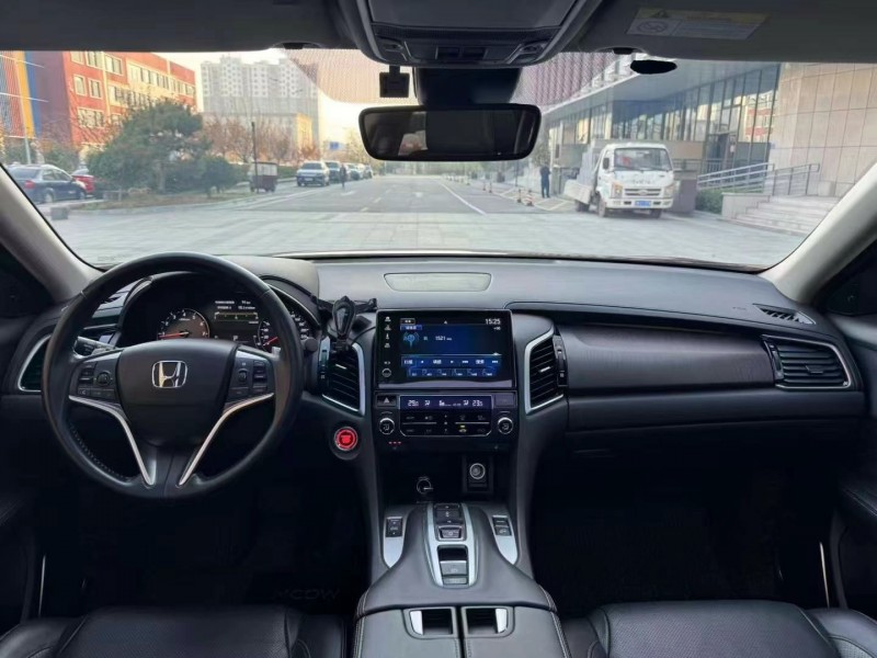 济宁22年本田冠道8