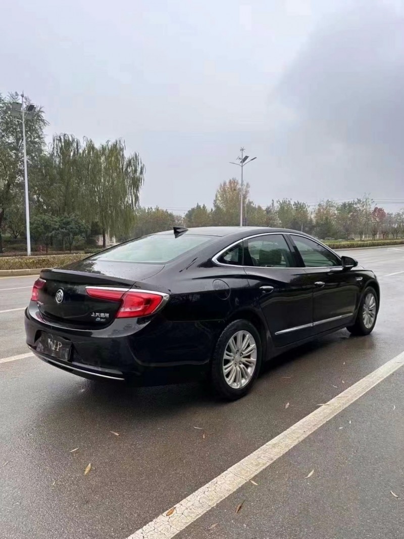 济宁18年别克君越7