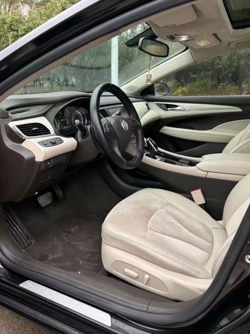 济宁18年别克君越8