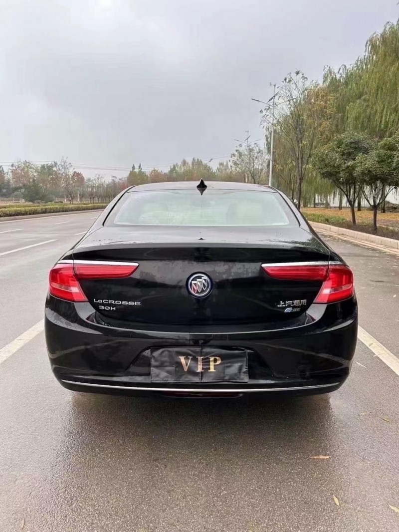 济宁18年别克君越9