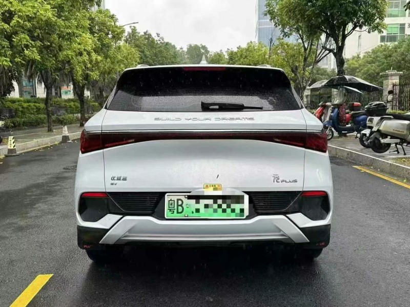 深圳22年比亚迪元3