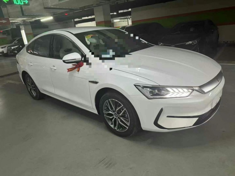 济宁24年比亚迪秦3