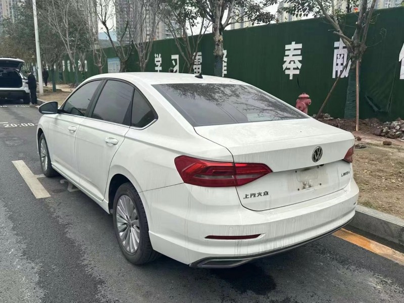 成都18年大众朗逸8