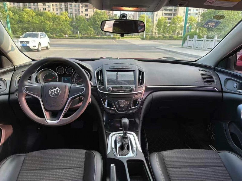 徐州17年别克君威8