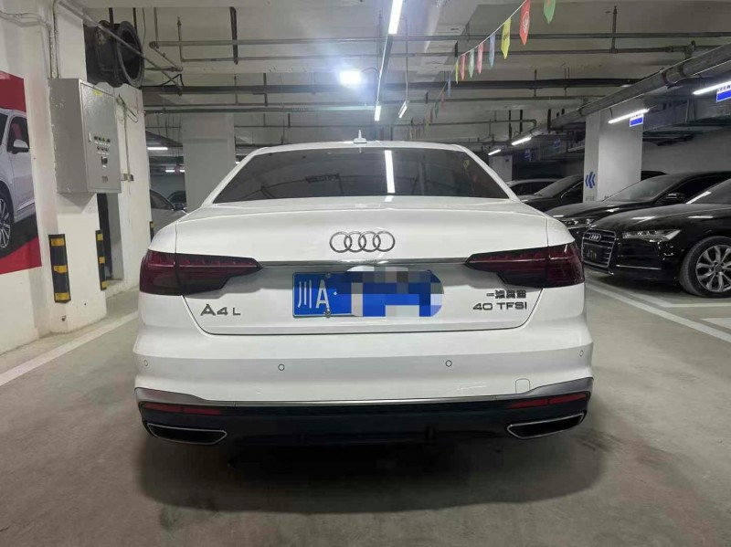 成都21年奥迪A4L8