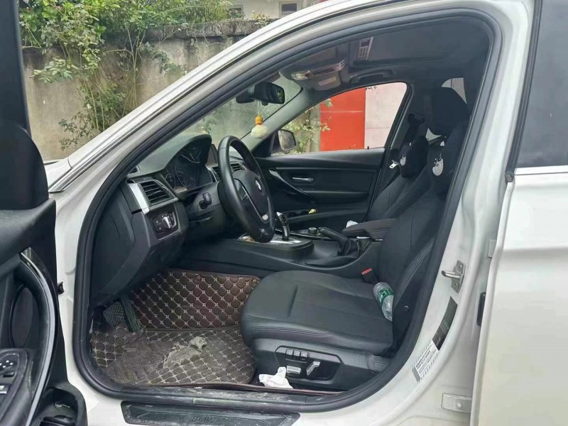 成都17年宝马3系2