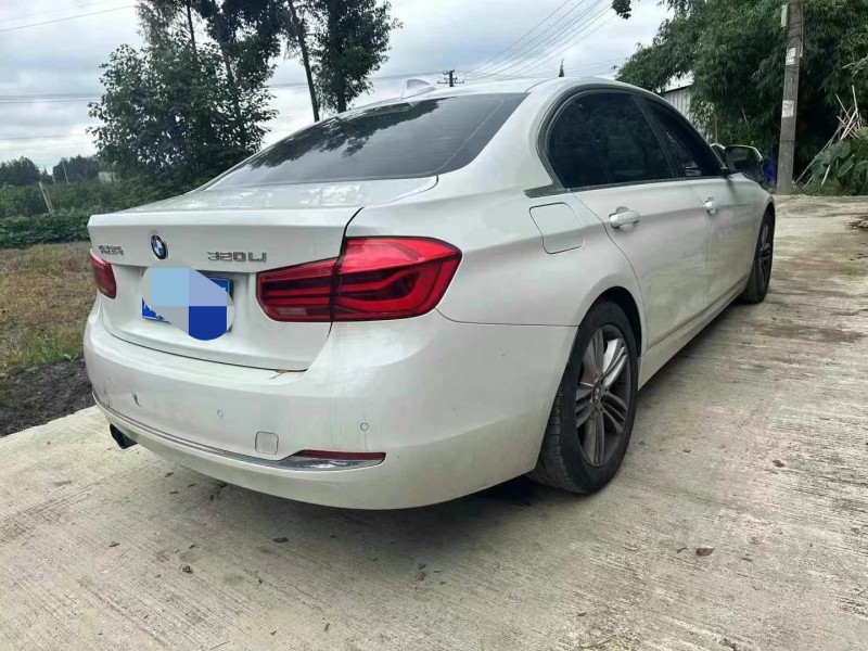 成都17年宝马3系7