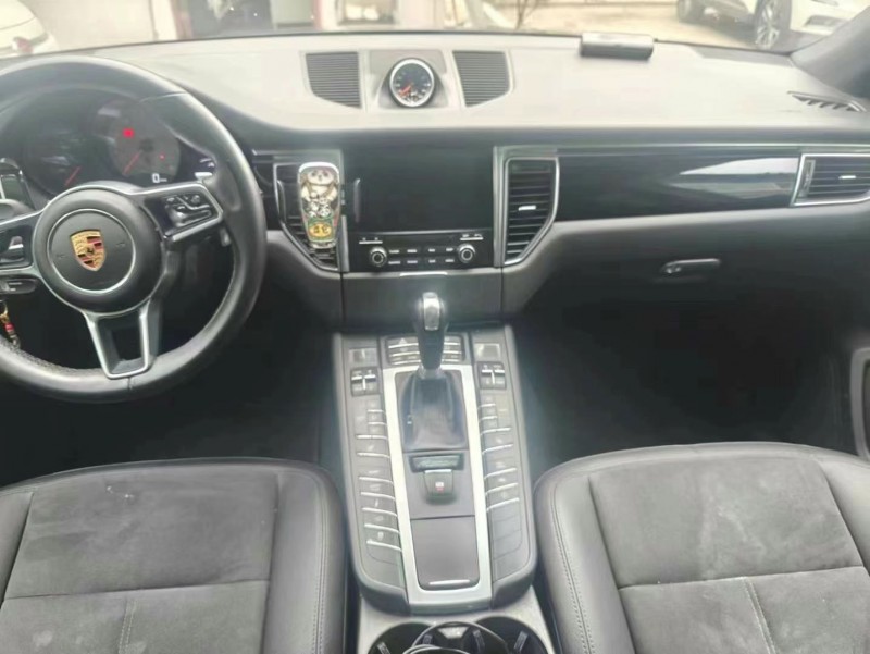 成都19年保时捷Macan3