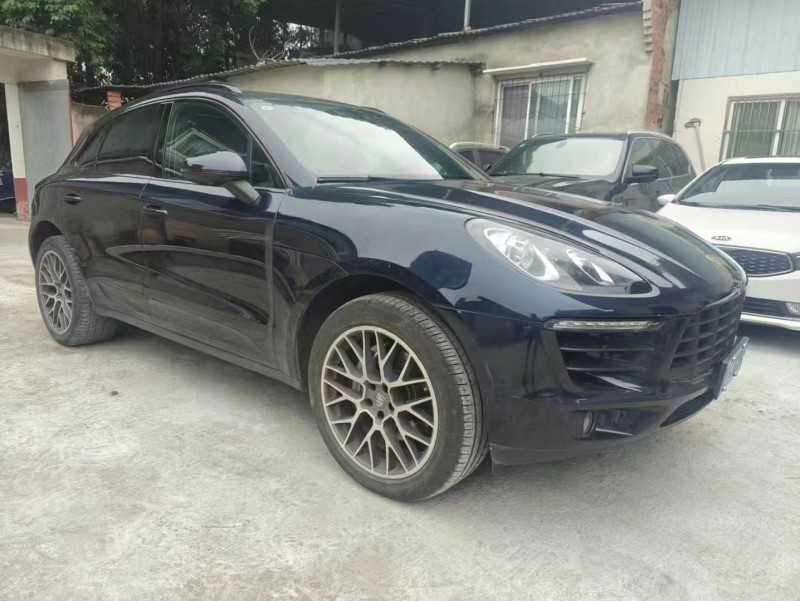 成都19年保时捷Macan8