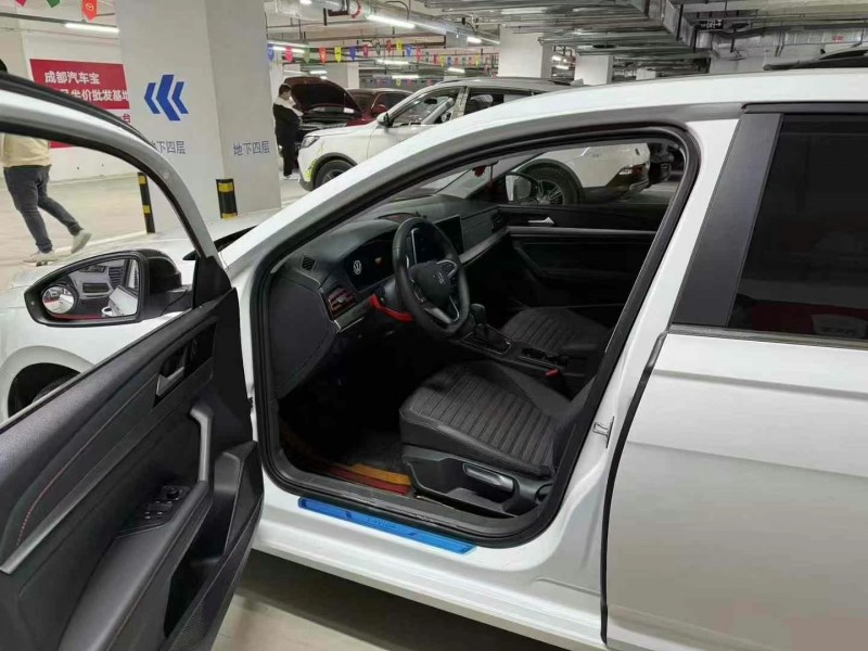 成都24年大众朗逸4