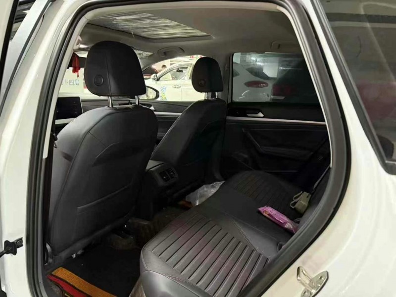 成都24年大众朗逸5